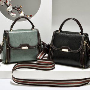 Casual portable messenger bag